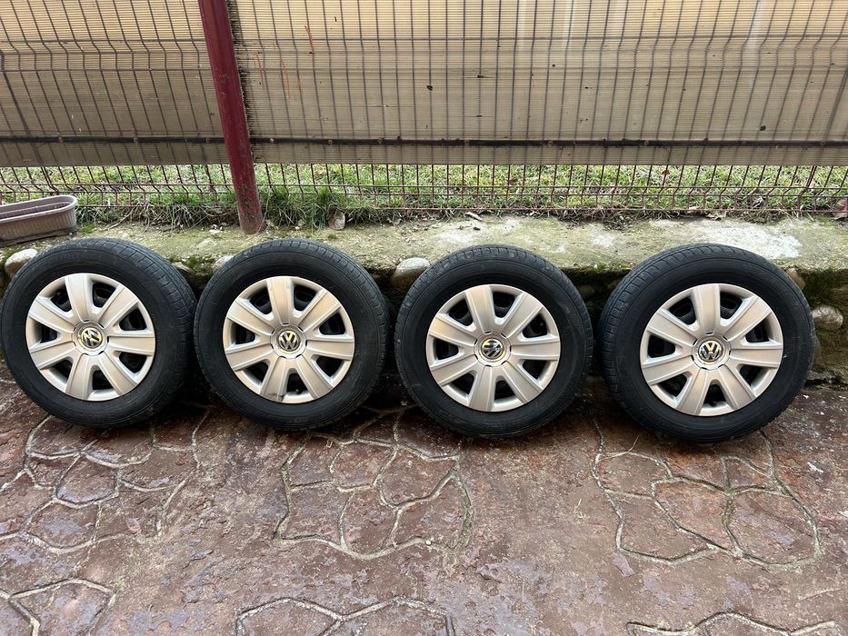 Vand anvelope cu jenti de tabla ,300 Ron toate