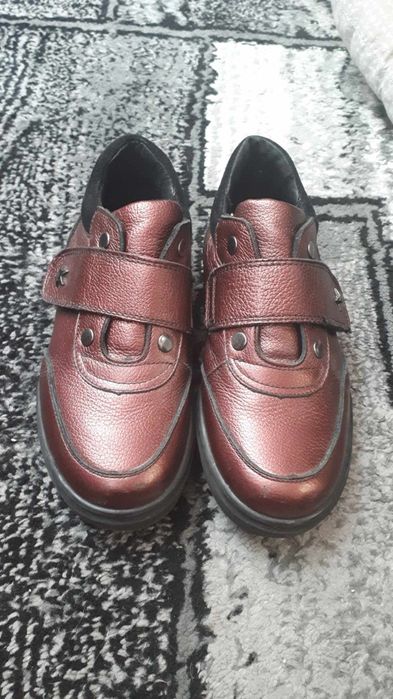 Pantofi Marelbo din piele naturală  măr  30