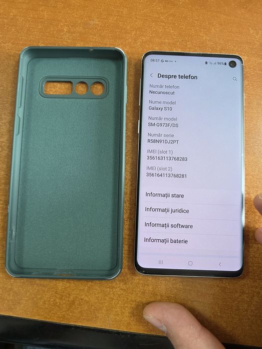 Telefon mobil Samsung Galaxy S10 cu huse si folii ecran