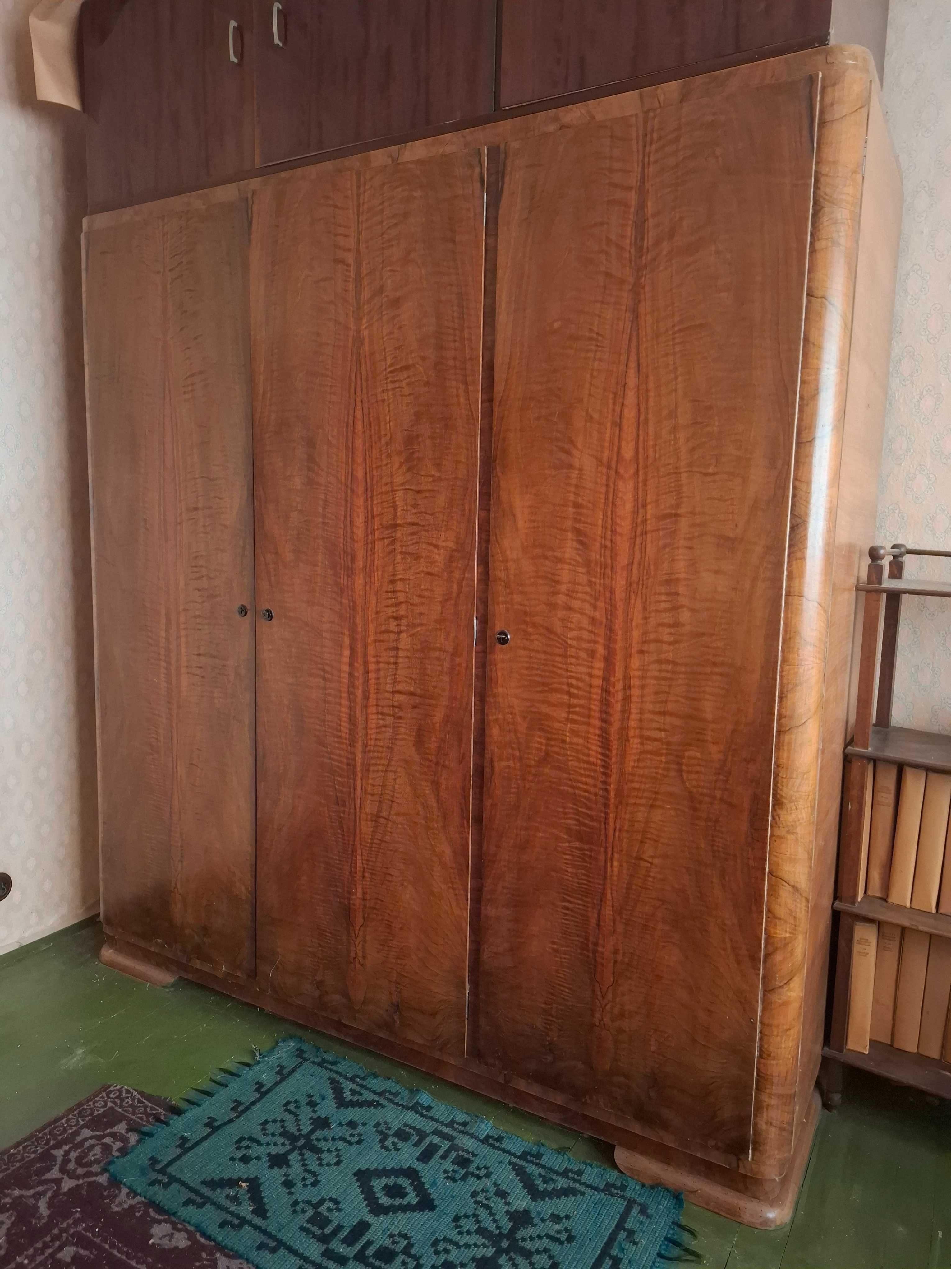 Старинни гардероби