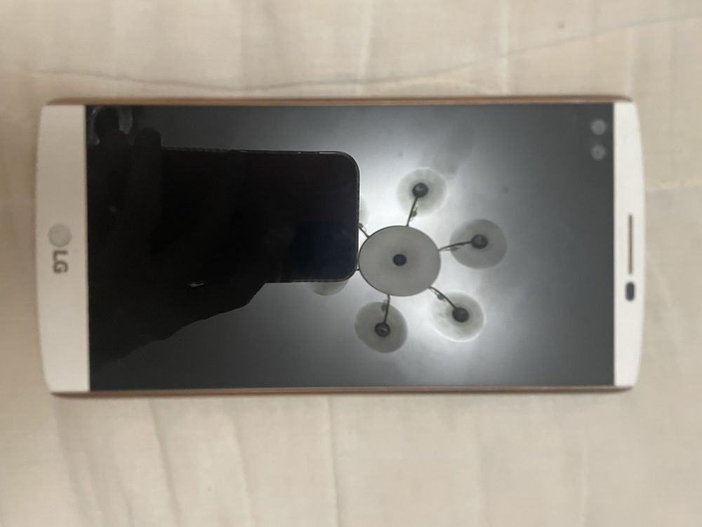 LG V10 telifoni o