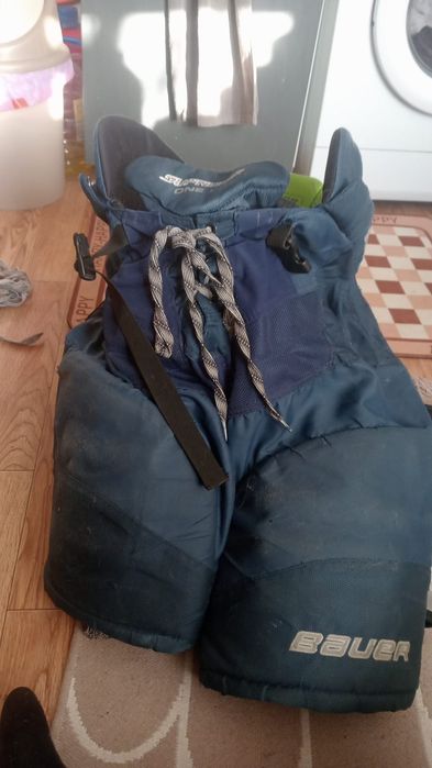 Продам Хоккейную Форму  Buera