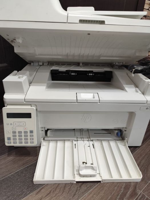 Продам МФУ 130 Универсальный принтер