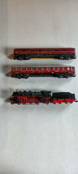 Locomotiva cu abur BR18434 Marklin cu vagoane