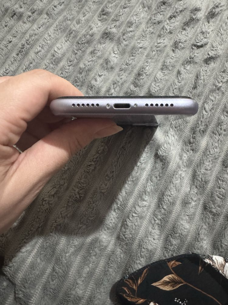 Продам Iphone 11