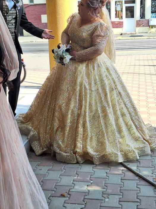 Rochie de mireasa,aurie!