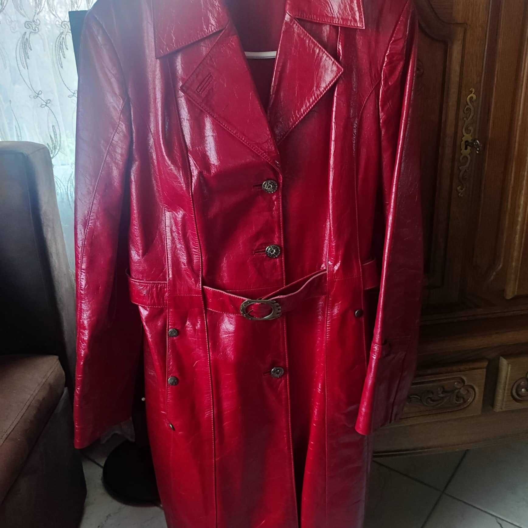 Палто в червено естествена кожа