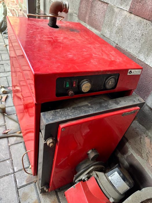 Продам котел отопления б/у  , работает на дизельном топливе