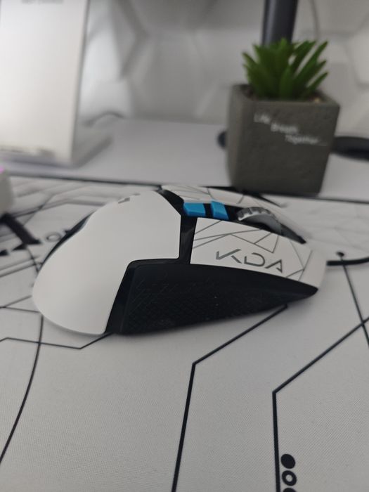 Logitech G502 Hero KDA Edition
