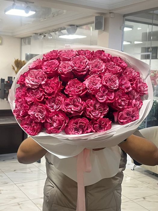 Пионовидные розы, пионы, кустовые розы, гортензии