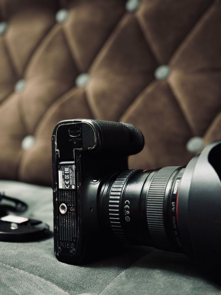 Canon 6D 17.40 obektiv 2 ta batareya orginal zaryadchik 32Flewka