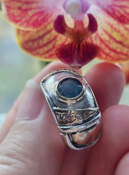 Пръстен от злато и сребро с диаманти и черен опал