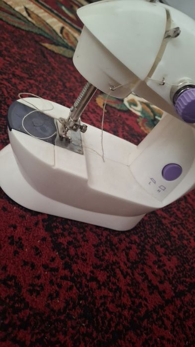 Tikuv mashinasi sotiladi