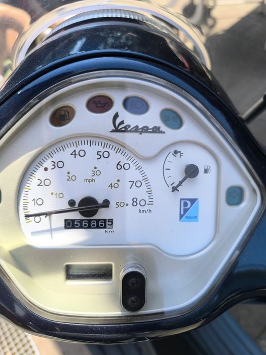 Scuter Vespa LX 50
