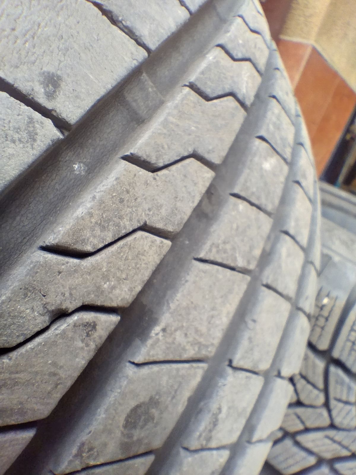 16 цола Гума Firestone Roadhawk 205 55 16