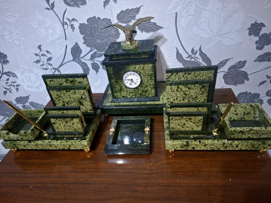 Настольный набор. Камень Змеевик  (Серпентивит).