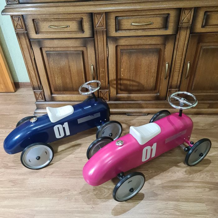 Машинка каталка  Retro