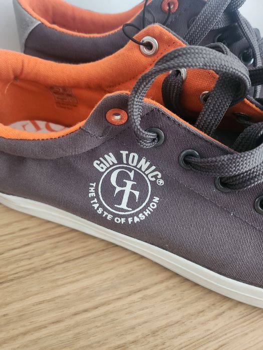 Teniși adidași NOI marime 44, Firma Gin Tonic, gri cu portocaliu