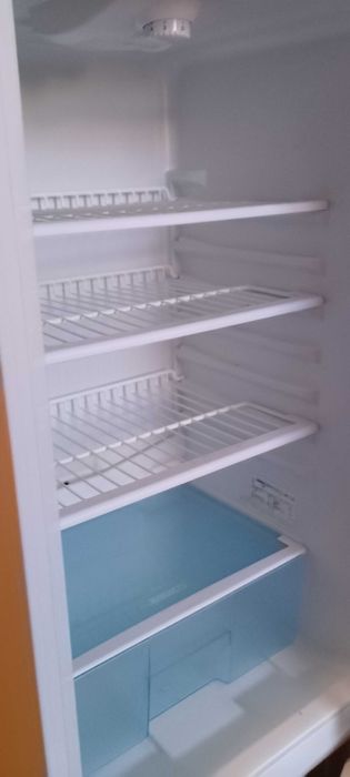 Хладилник Веко бял