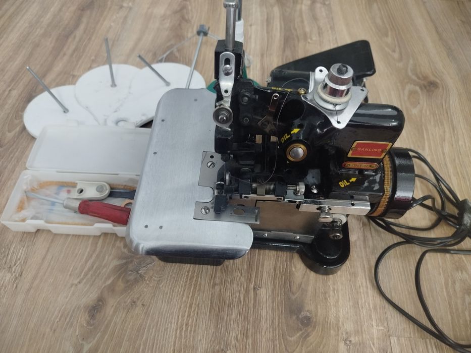 Оверлок в отличном состоянии