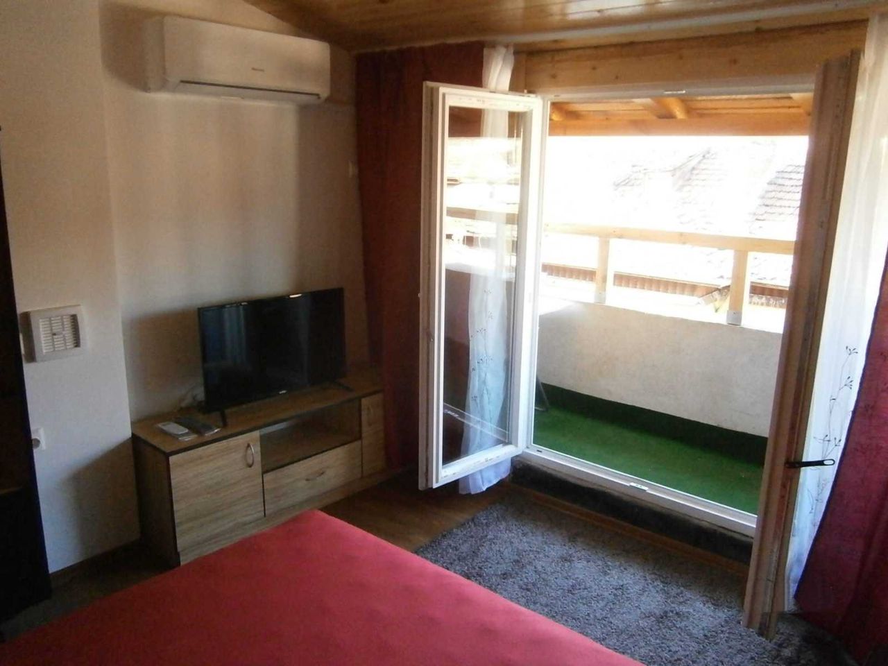Дава се под наем Едностаен апартамент в София, Център - 33 кв.м за 500 € - Снимка #2