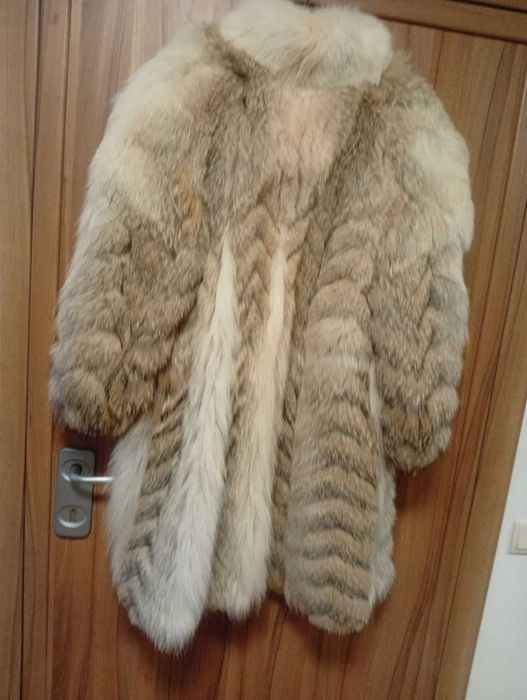 Продавам палто от висок клас лисица.