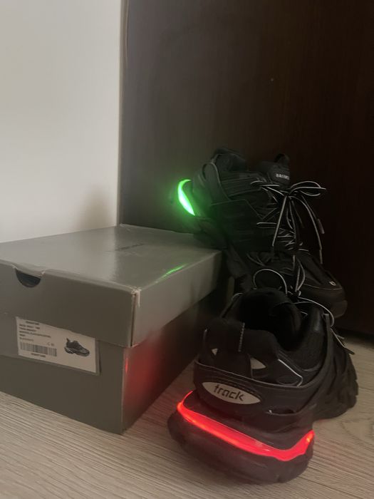 Balenciaga track led