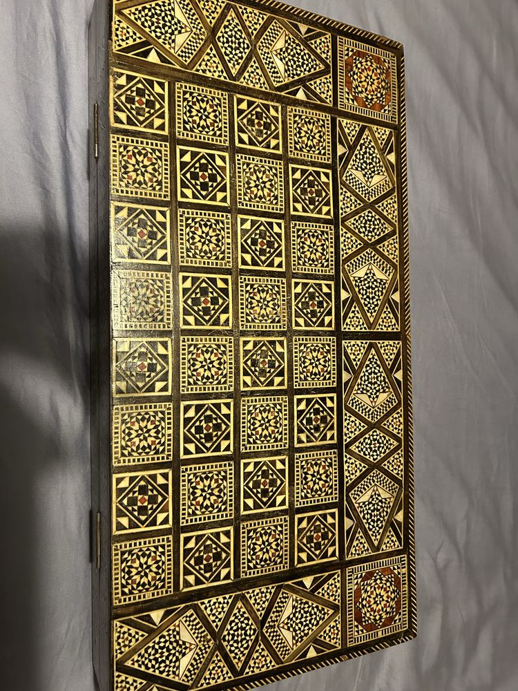 Уникална табла 50/50 интарзия