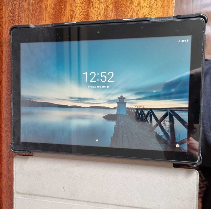 Планшет Lenovo Tab E10