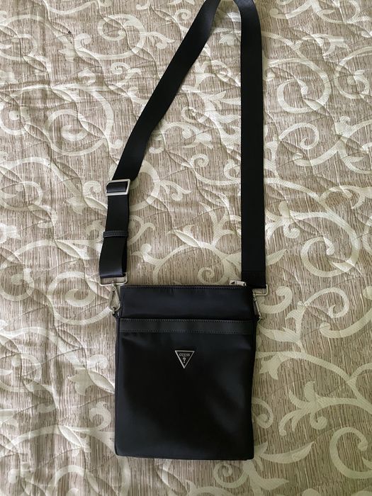 Мъжка чанта Guess