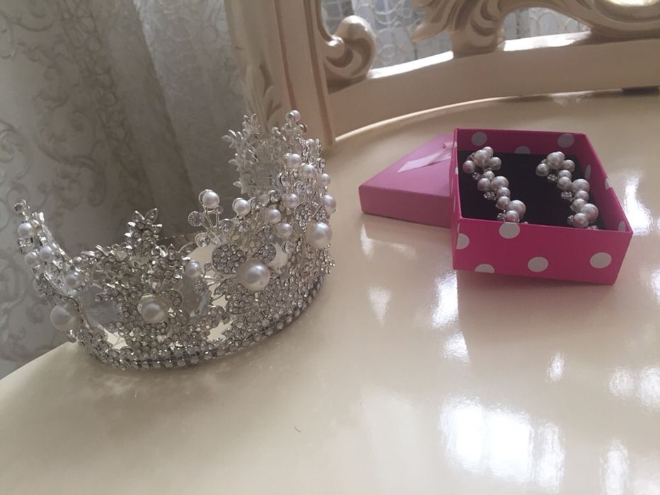 Корона свадебная с серьгами и бордовая с серьгами…