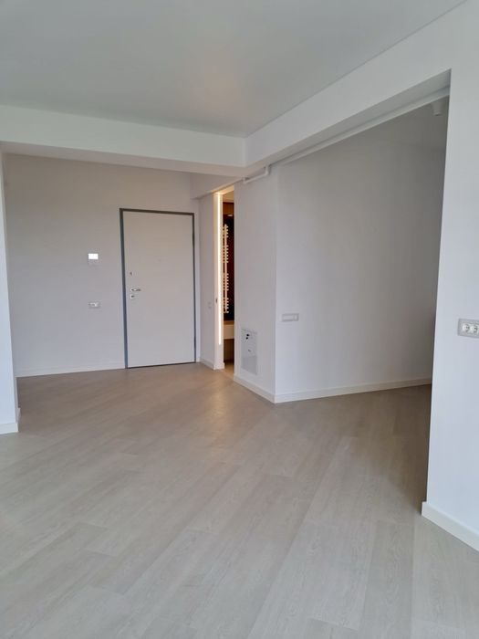 Proprietar vand studio lux Cortina North - vedere libera
