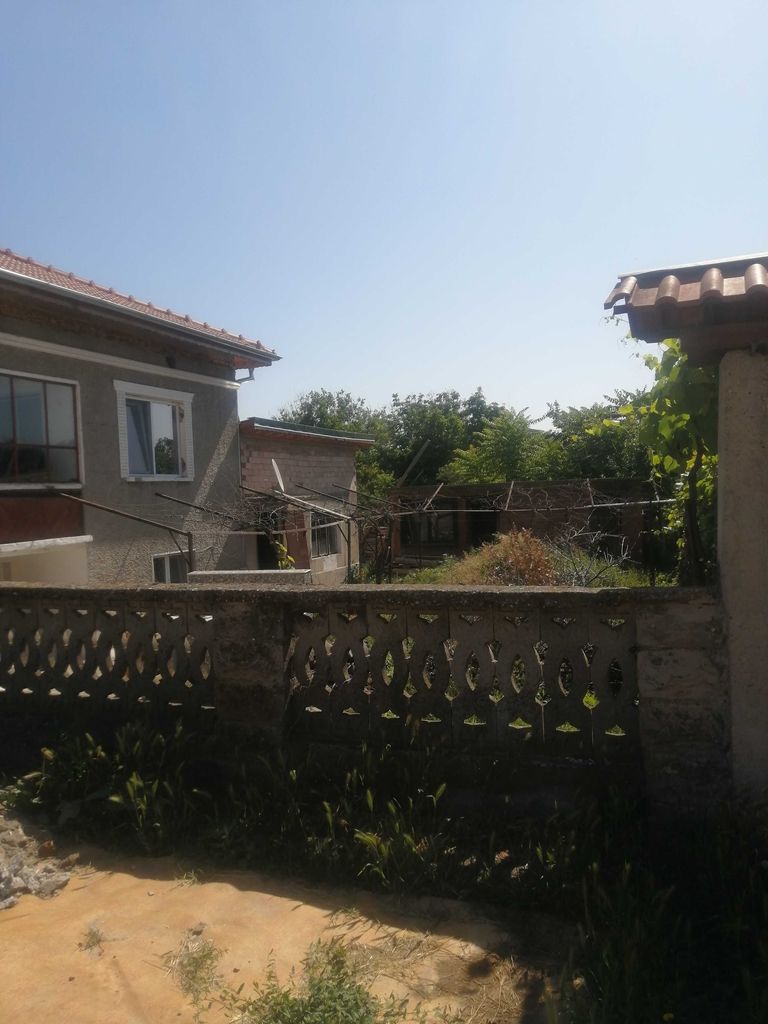 Продава се Къща в с. Червена вода, Област Русе - 144 кв.м за 577 €/кв.м - Снимка #1