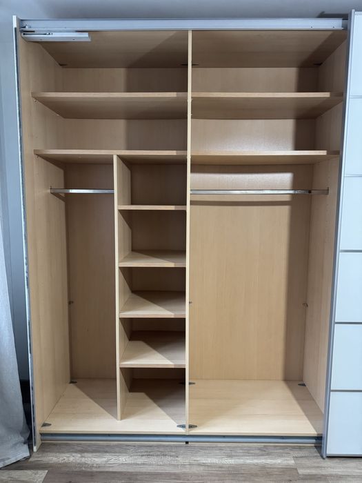 Dressing/ Dulap 330/220/68 cm 2 usi culisante sticla alba