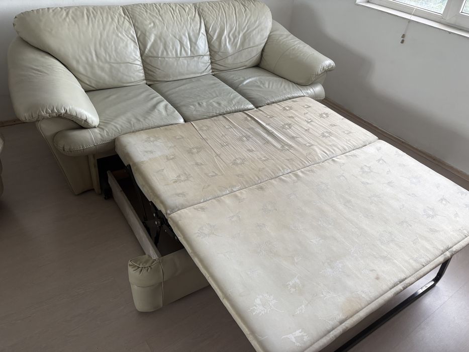 Canapea din piele + 1 fotoliu - Necesita reconditionare