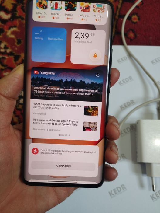 Redmi Note pro 13+5 G  sotilade idial sostayana xotira 8+4+256 GB