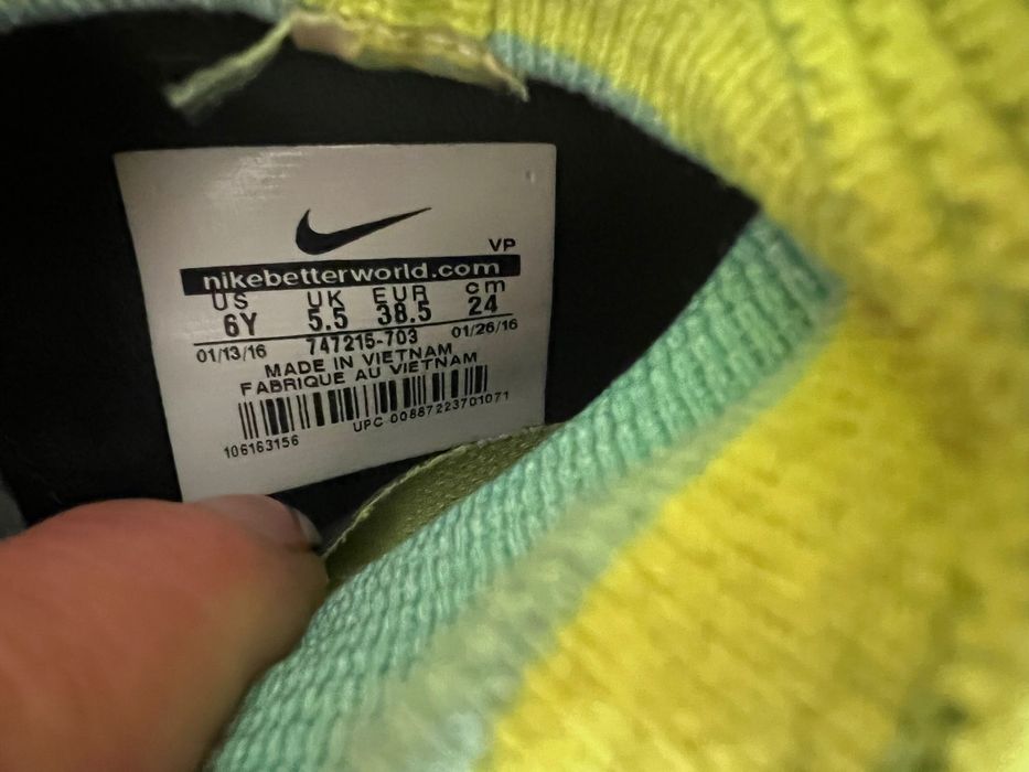 Adidasi fotbal crampoane Nike Hipervenom 38,5, Nike Air 39