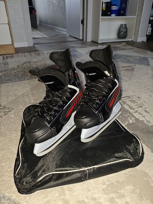 Хоккейные коньки 42 размер