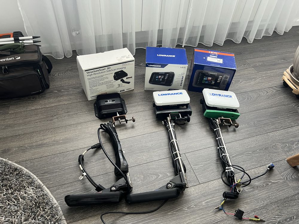 Lowrance hds 7 Carbn cu sonda total scan