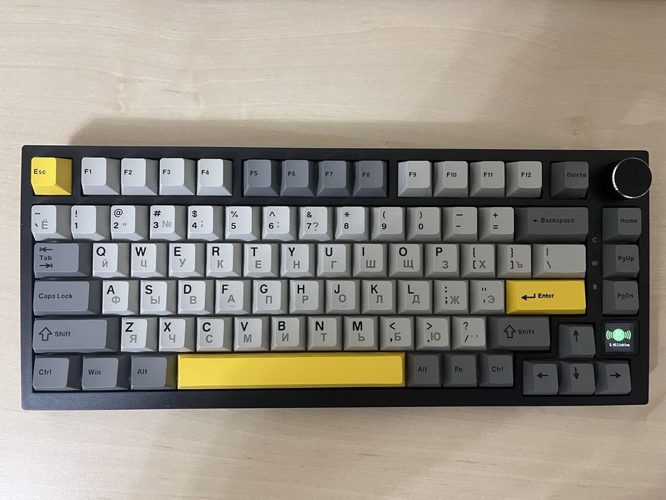 Монитор: ASUS и Клавиатура: Ajazz AK 820 Pro