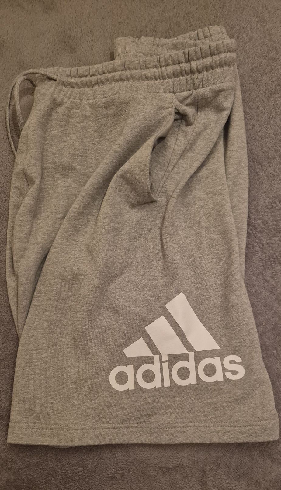 Къси панталони Adidas XXL нови оригинални!