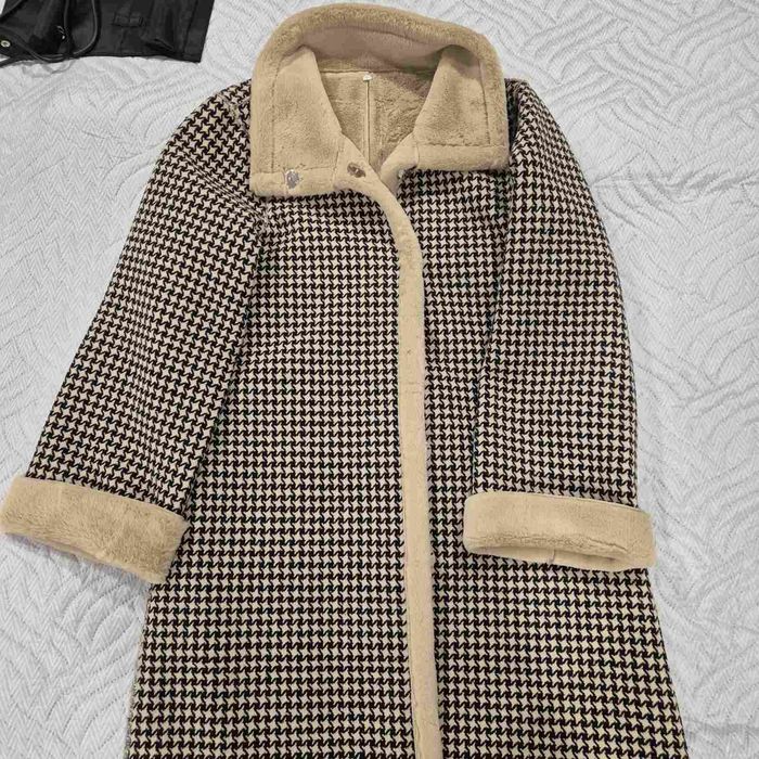 Дамско палто пепит с пух отвътре