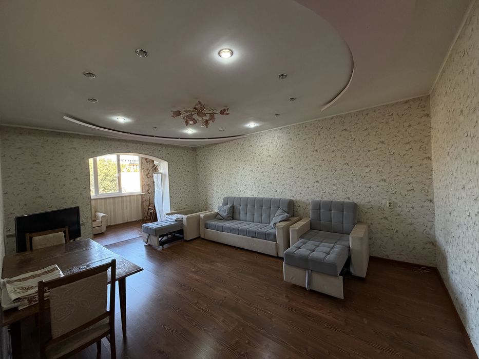 Срочно продается квартира Буз базар банковский дом