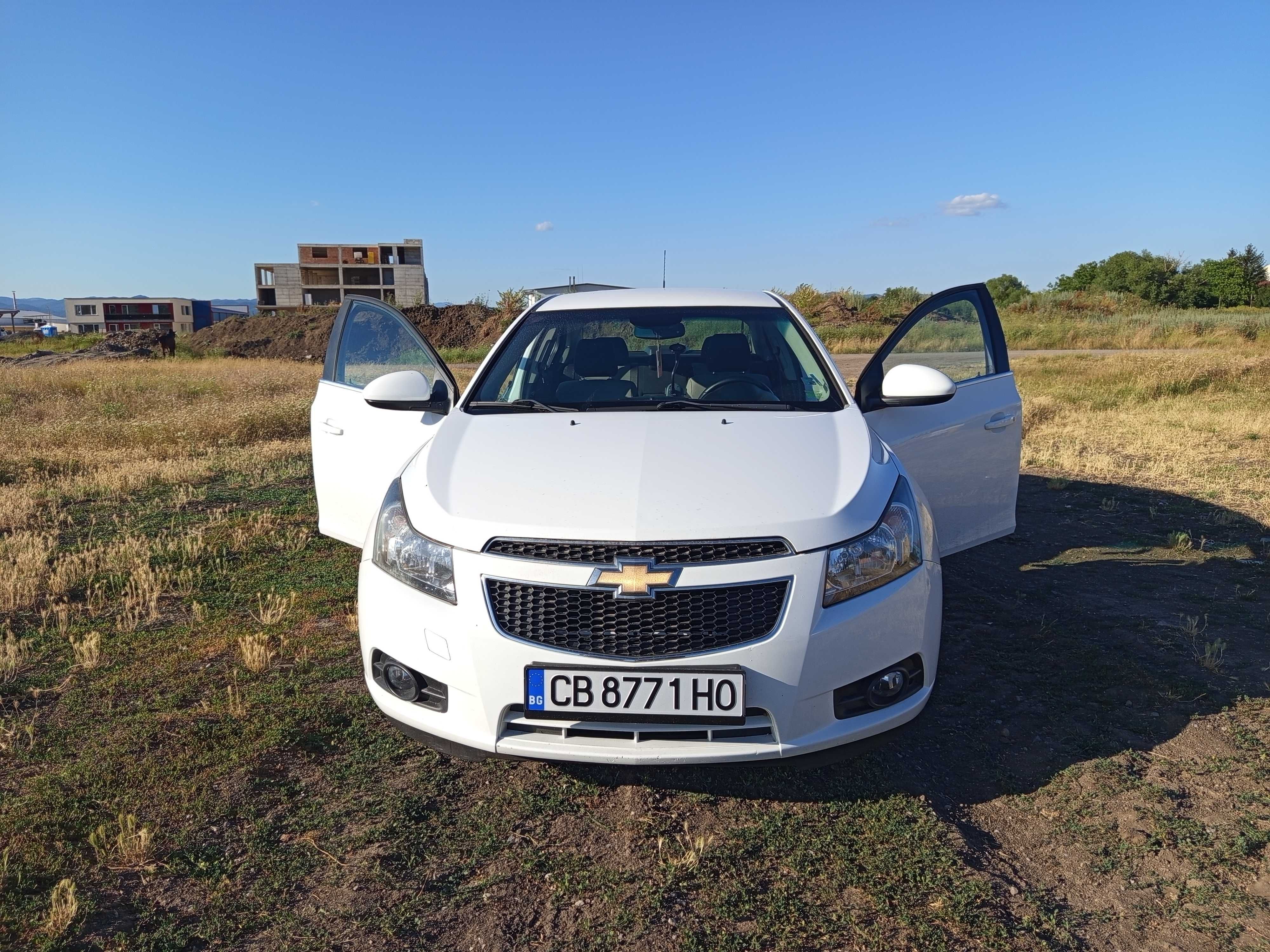 Продавам автомобил шавролет крузе нов внос но регистрирана за ваше удо