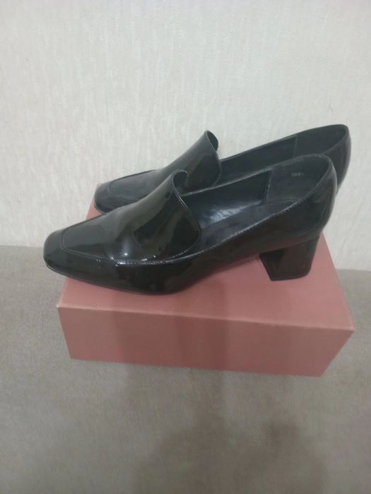 Туфлы 38 размер почти новые