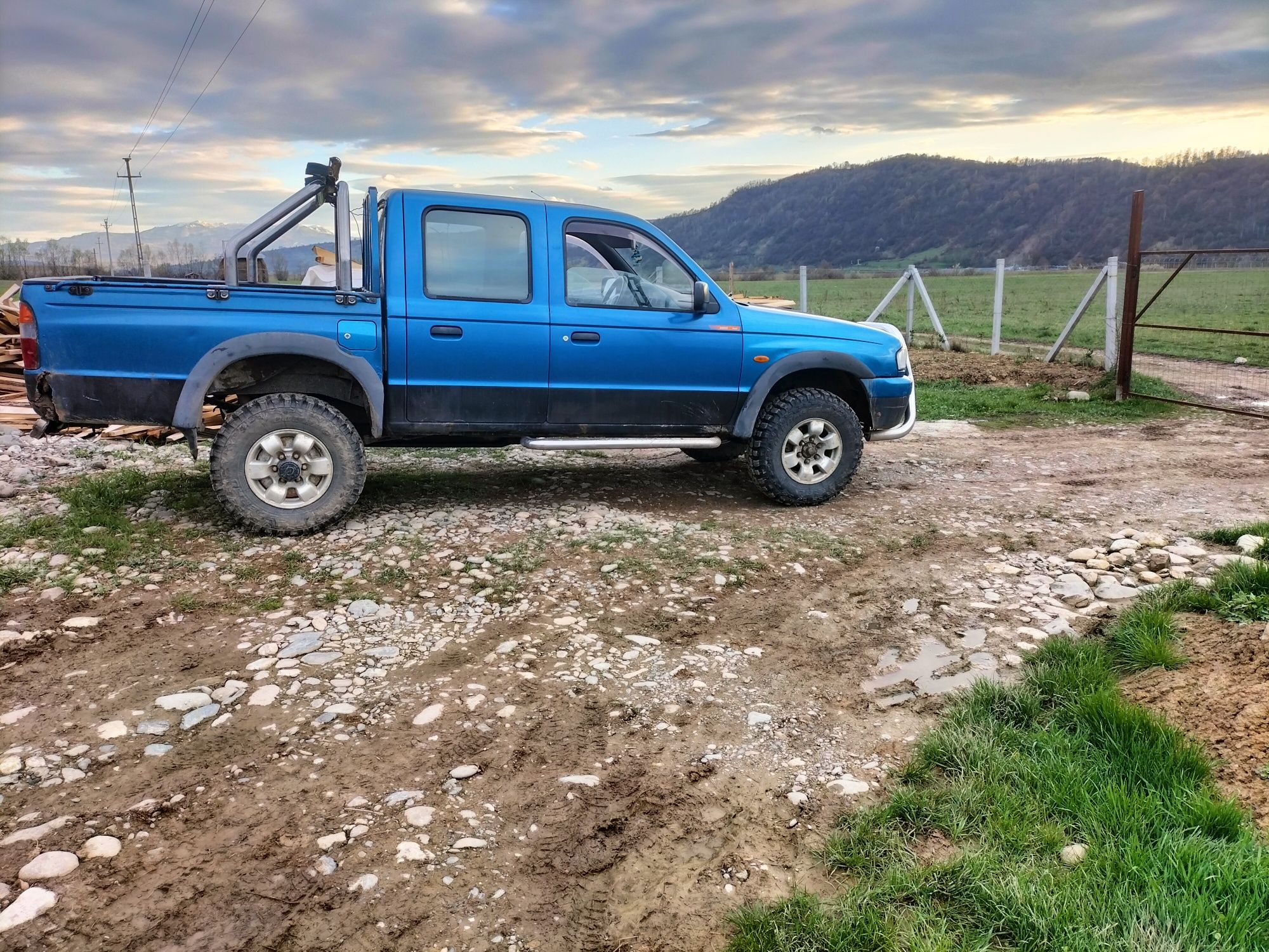 Mazda B 2500 înmatriculată