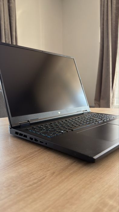 Acer Predator Helios (Predator PHN18-71)