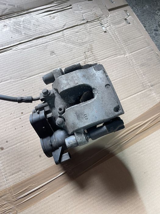 Etrier stanga spate electric Mercedes C-class W205 2.2 cdi A2054231598