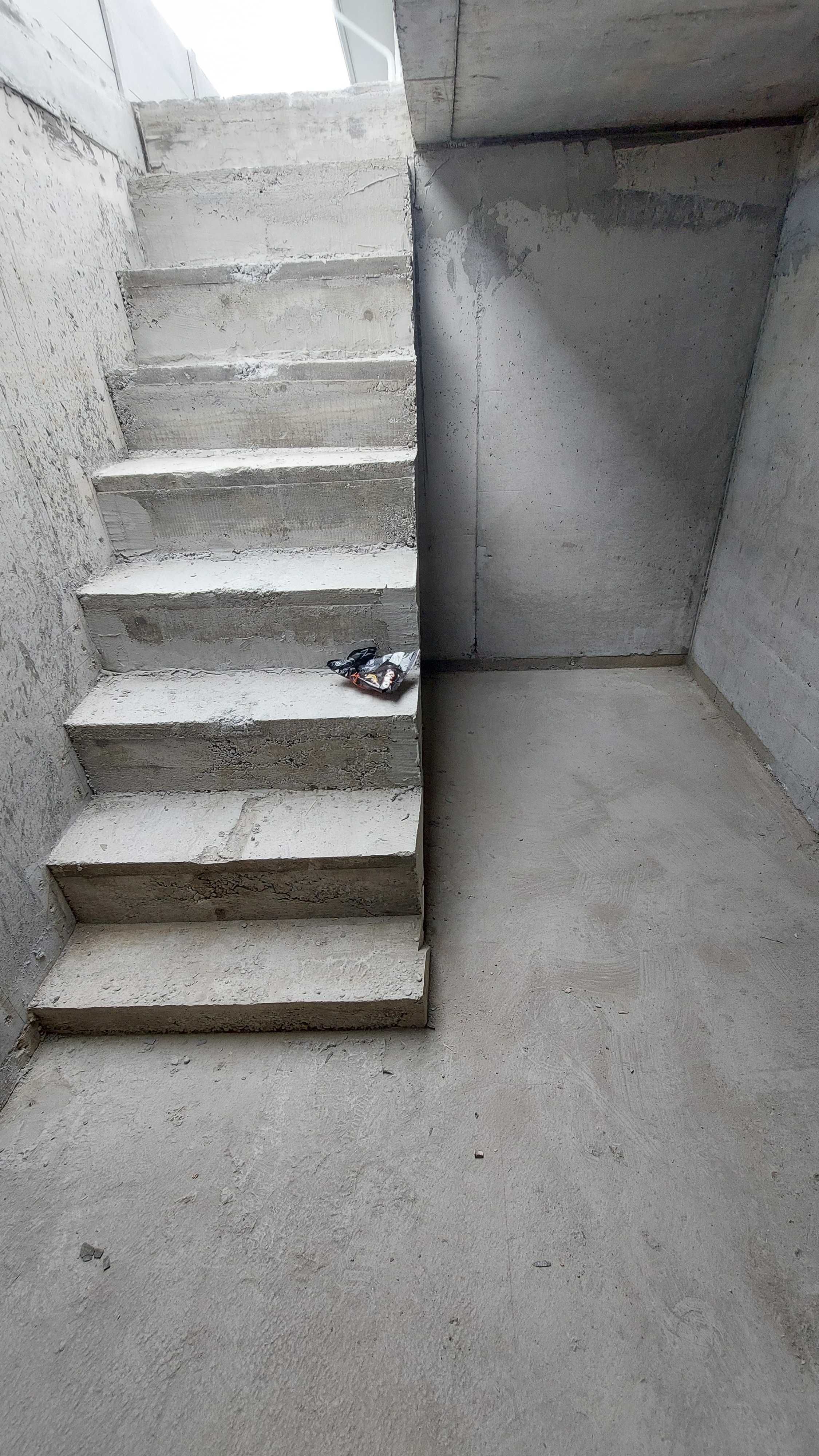 Mana curenta/balustrada scara beton beci