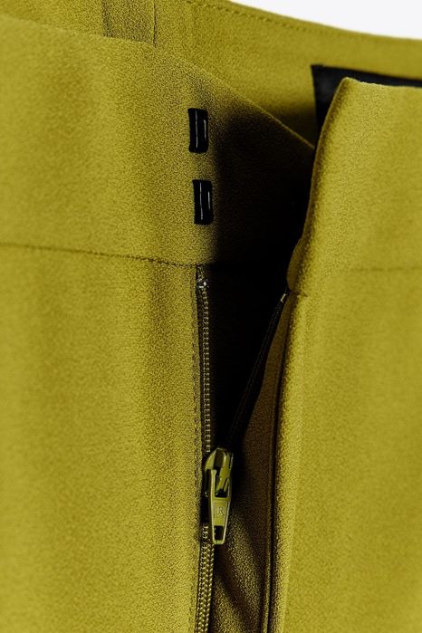 Панталон от зара нов зелен XS